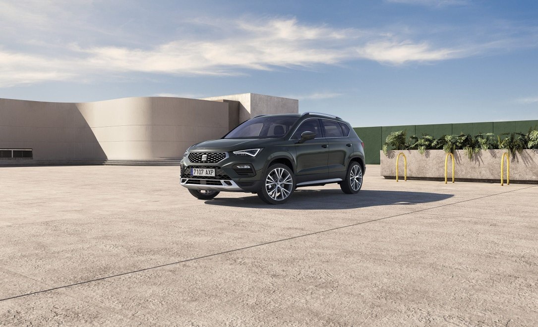 SEAT Ateca Xperience SUVfront side view