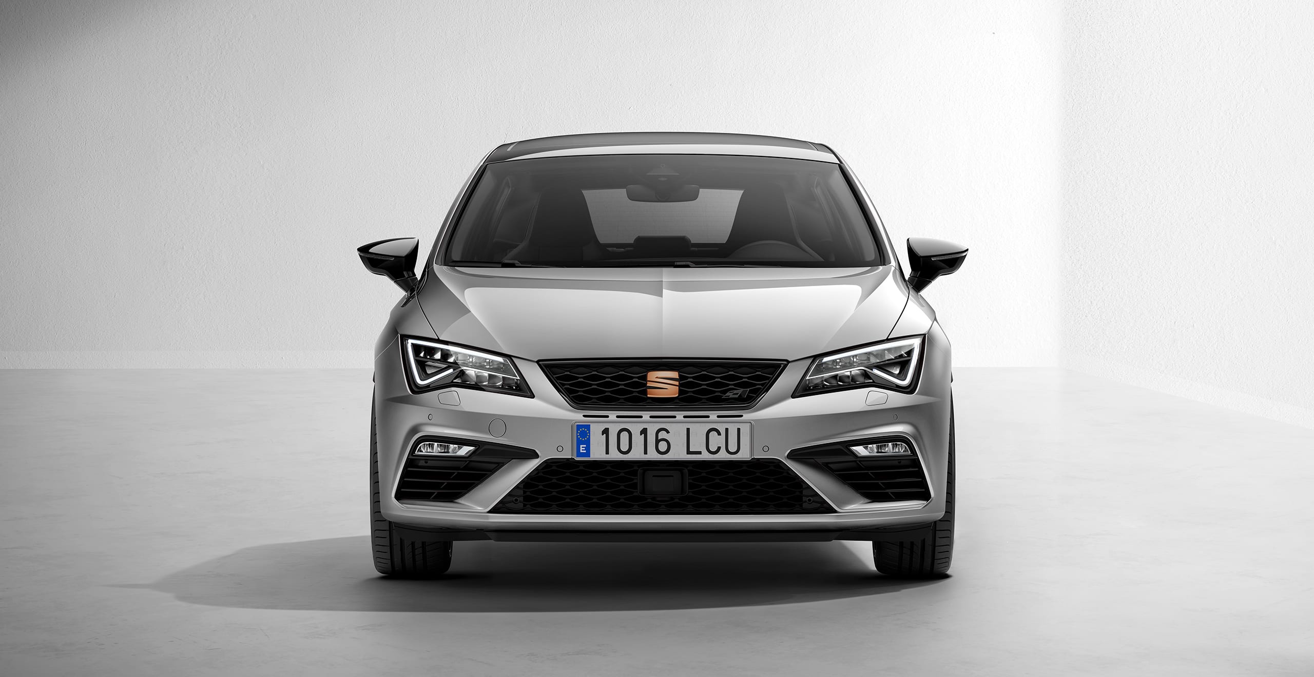 SEAT Leon CUPRA sports car front view – SEAT CUPRA Overview