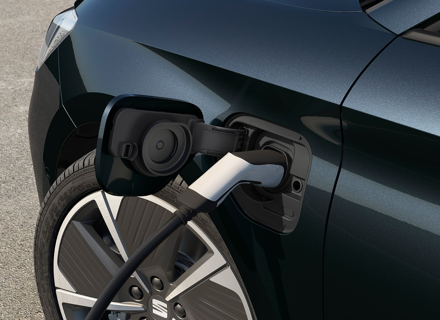 New SEAT Leon Sportstourer PHEV chargepoint