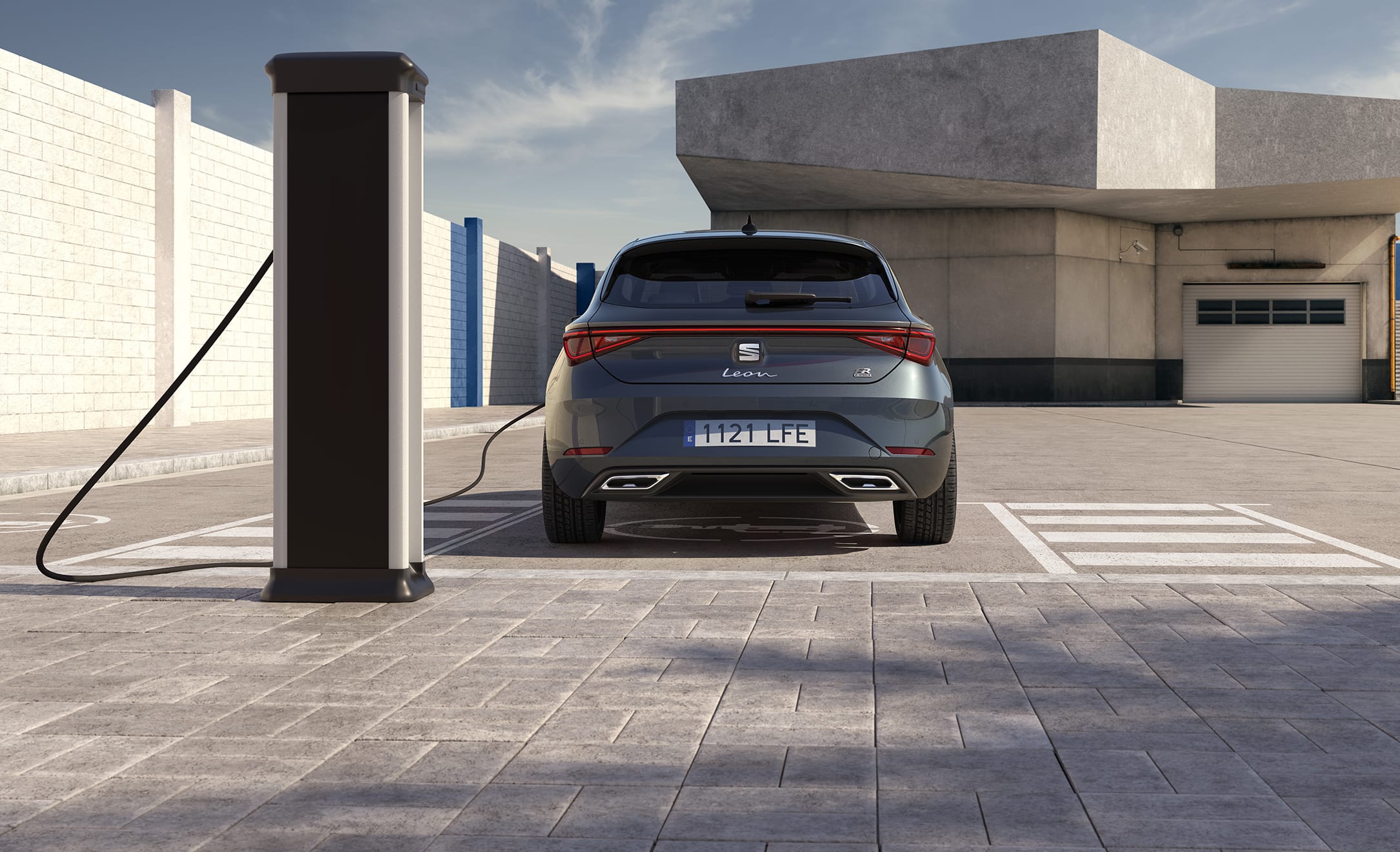 SEAT Leon e-Hybrid charging rear view