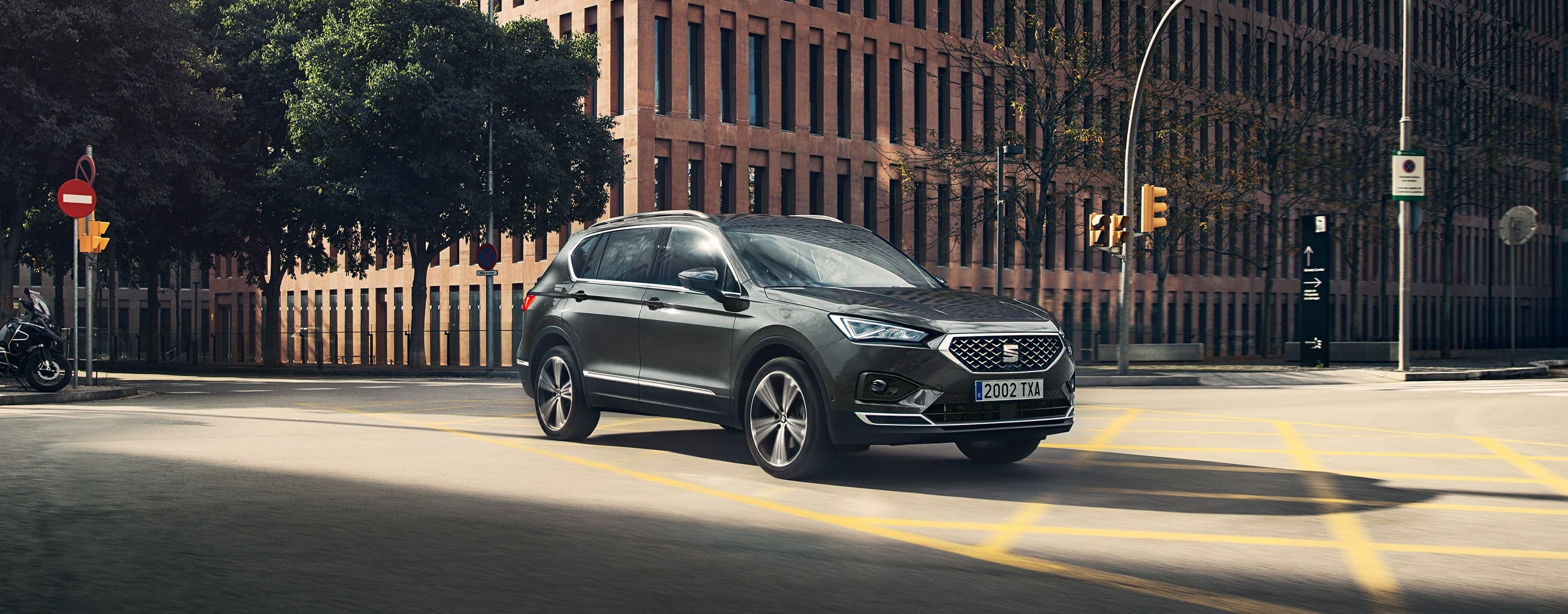 New SEAT Tarraco SUV 7 seater front view of car 