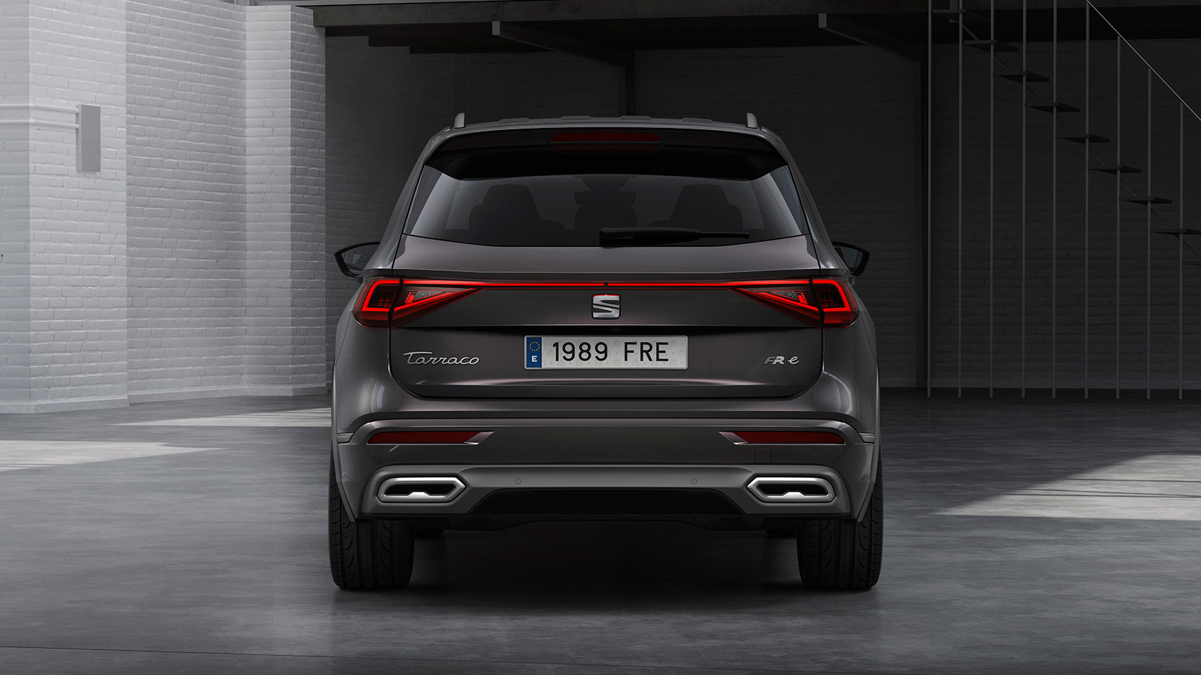 The new SEAT Tarraco FR PHEV, rear view.