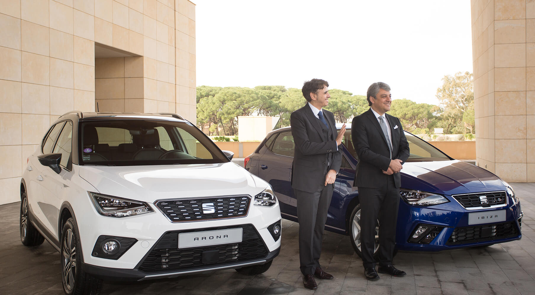 SEAT promote CNG cars in Algeria – President Luca de Meo, Vice-president Klaus Ziegler posing with two SEAT models