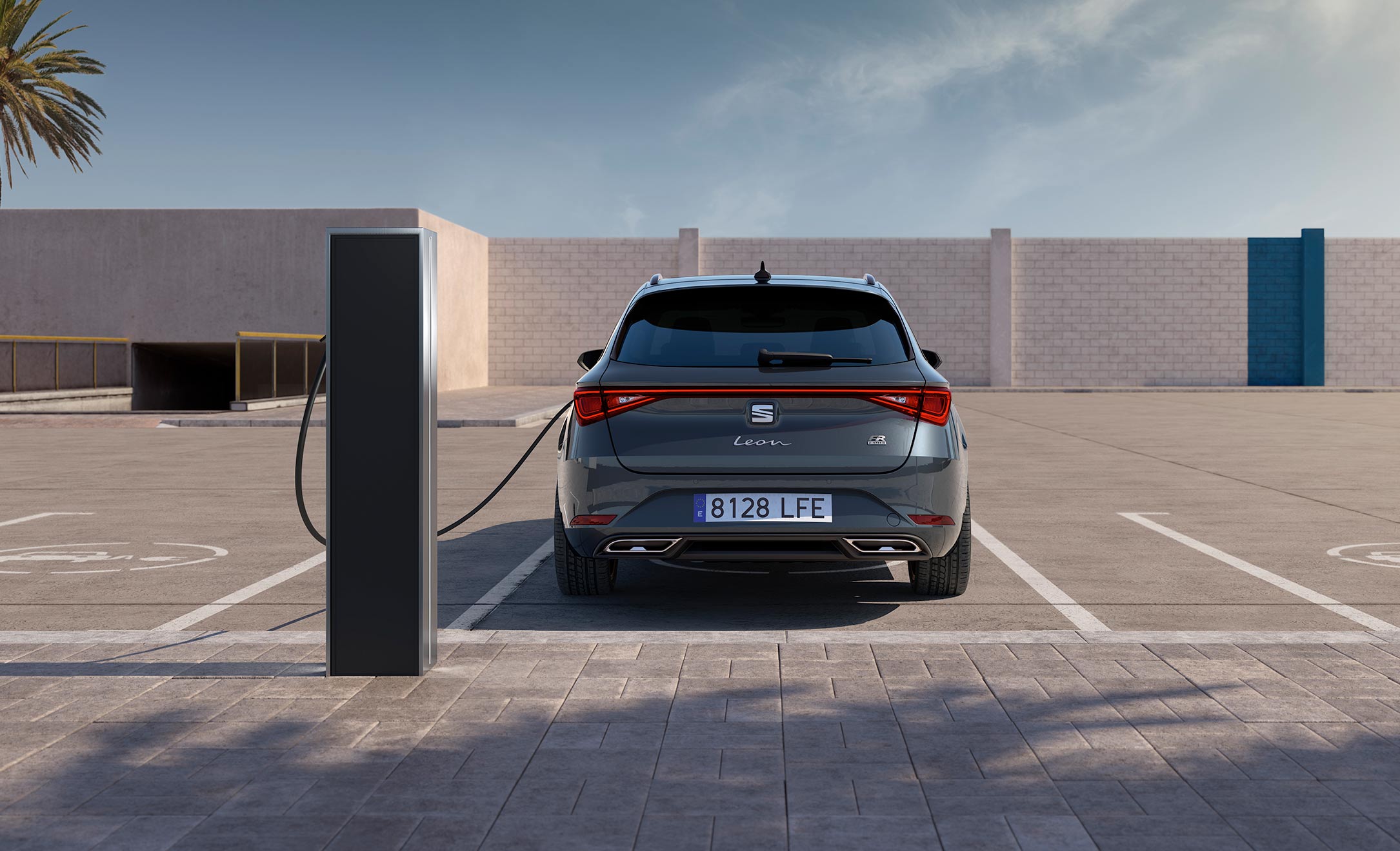 SEAT Leon Sportstourer PHEV plugged in